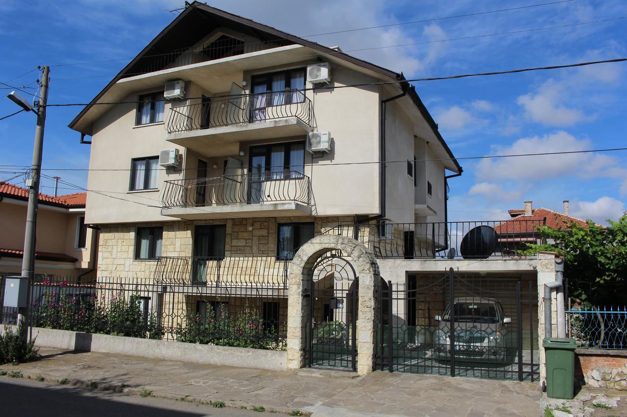 Iskr Bed & Breakfast Aheloy Exterior foto